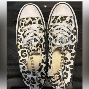 Converse Woman’s 6.5